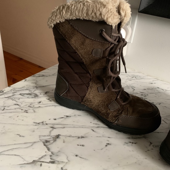 Columbia Waterproof Boots. 8 - Picture 8 of 16